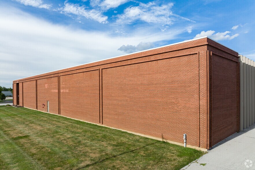 2360 Chaffee Dr, Saint Louis, MO à vendre - Photo du bâtiment - Image 2 de 6
