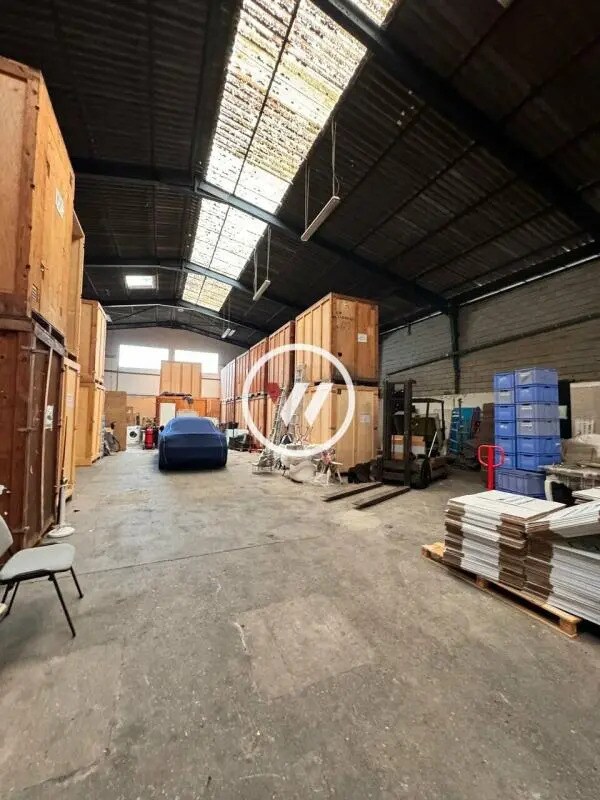 Industrial in Persan for lease Building Photo- Image 1 of 29