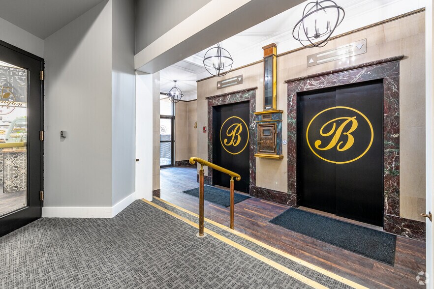 13 Park Ave W, Mansfield, OH à louer - Hall d’entrée - Image 3 de 23