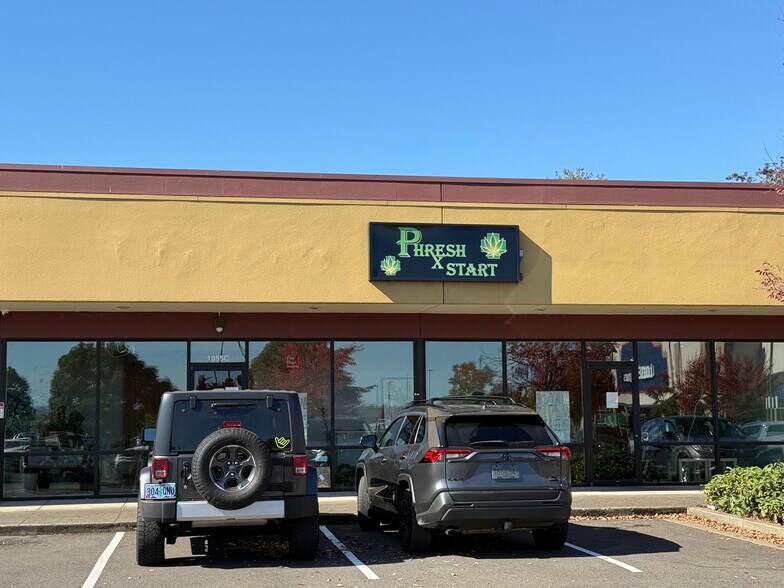 1005-1040 Bailey Hill Rd, Eugene, OR for lease - Building Photo - Image 2 of 13