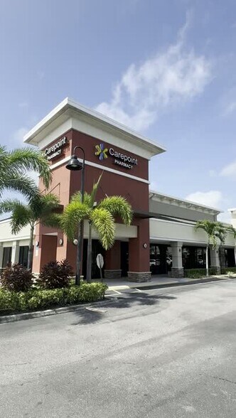 10781 Park Blvd, Seminole, FL à louer - Vidéo sur l’inscription commerciale - Image 2 de 12