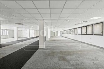 Office in Marseille for lease Building Photo- Image 2 of 5