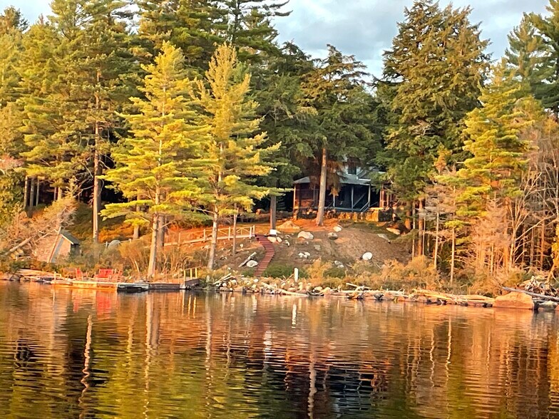 1594 Elk Pond rd, Long Lake, NY à vendre - Photo du bâtiment - Image 3 de 19