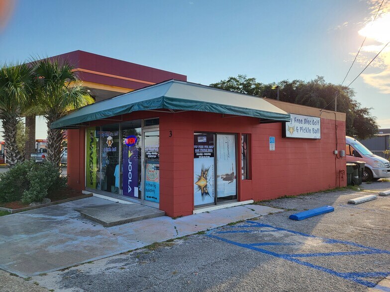 11 Eglin Pky SE, Fort Walton Beach, FL à louer - Photo du bâtiment - Image 2 de 13