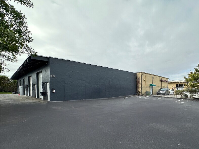 5818 SW 25th St, West Park, FL à vendre - Photo principale - Image 1 de 9