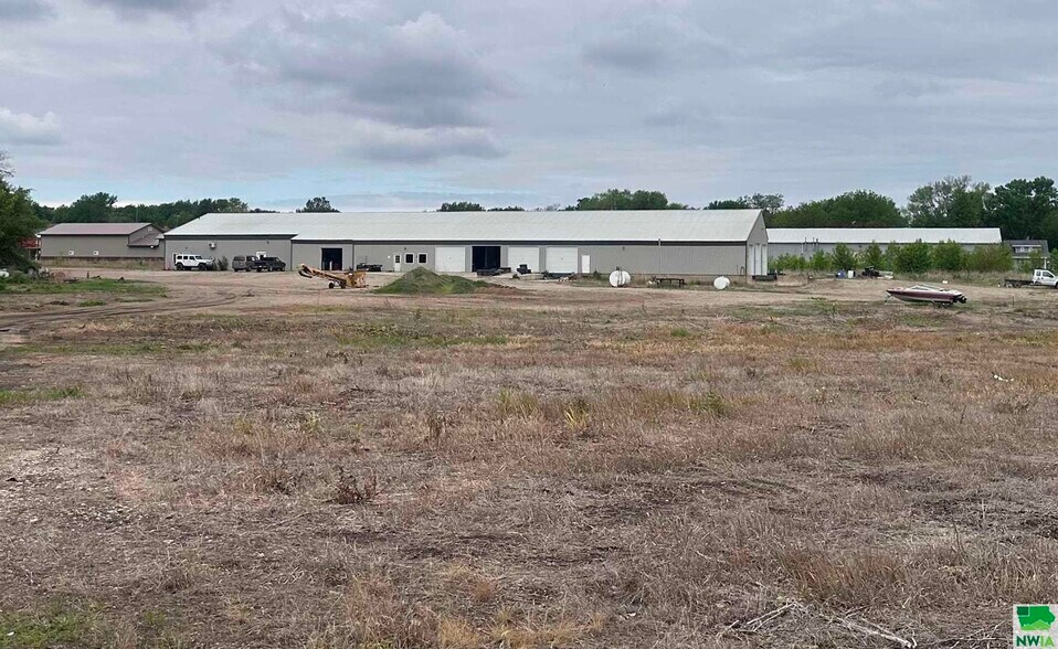 601 E 10th St, Alton, IA for sale - Primary Photo - Image 1 of 30