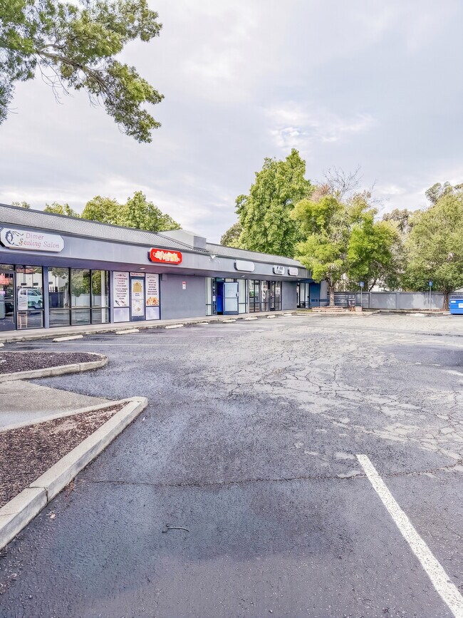 Plus de détails pour 1615 W Texas St, Fairfield, CA - Bureau à louer
