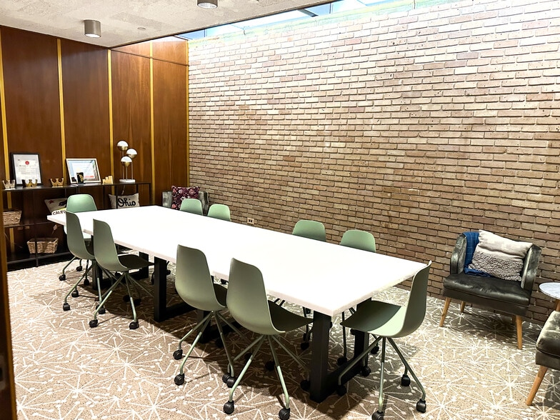 556 Perry Ave, Greenville, SC for lease - Building Photo - Image 3 of 12