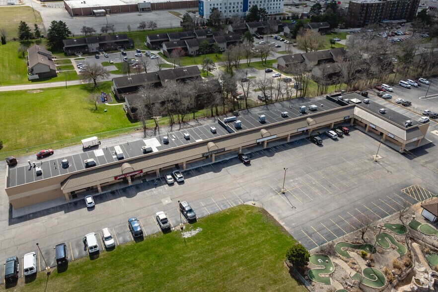 1114 S Winter St, Adrian, MI à louer - Photo du bâtiment - Image 2 de 3