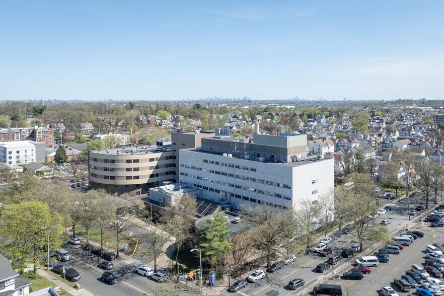 680 Broadway, Paterson, NJ à louer - Aérien - Image 3 de 22