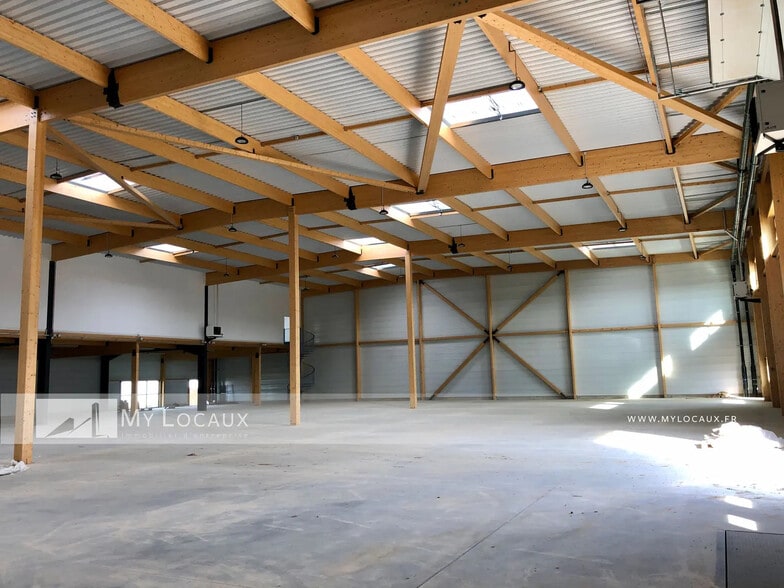 Avenue Du Noyer À La Malice, Louvres for lease - Interior Photo - Image 3 of 10