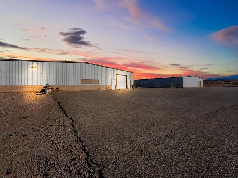 480 Pat Ave, Overton, NV à vendre - Photo du bâtiment - Image 3 de 116