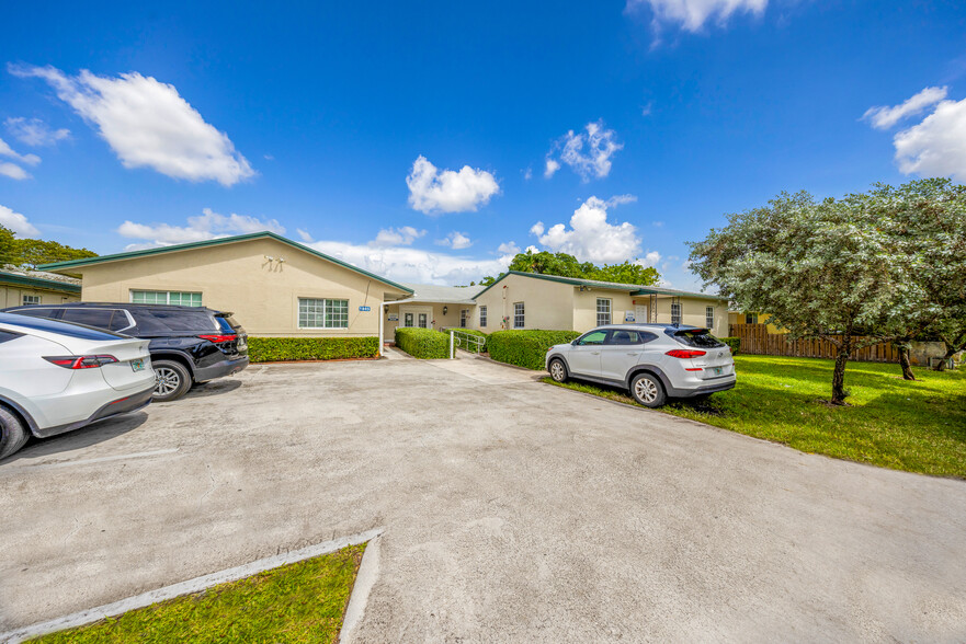 1845 Garfield St, Hollywood, FL à vendre - Photo du bâtiment - Image 2 de 20