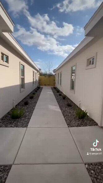 1014 Starr St, Mercedes, TX à vendre - Vidéo sur l’inscription commerciale - Image 2 de 23