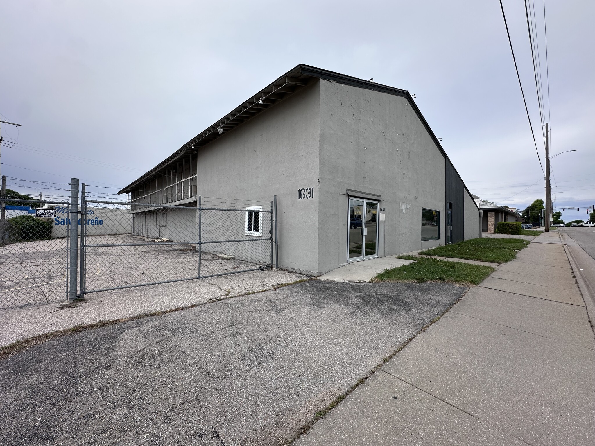 1631 S Hillside St, Wichita, KS for sale Building Photo- Image 1 of 8