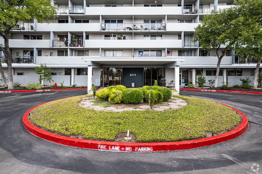7039 San Pedro Ave, San Antonio, TX for sale - Building Photo - Image 3 of 6