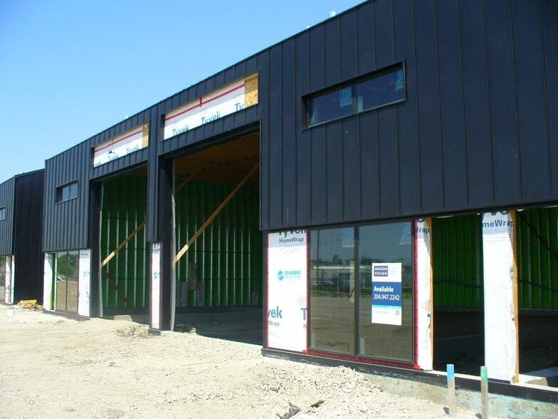 615 Mission St, Winnipeg, MB à louer - Photo du bâtiment - Image 3 de 19