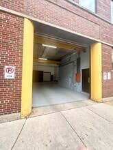 1801 W Berteau Ave, Chicago, IL à louer Photo du bâtiment- Image 2 de 4