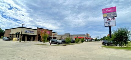 116-118 E Loop 281, Longview, TX à louer Photo du bâtiment- Image 2 de 6