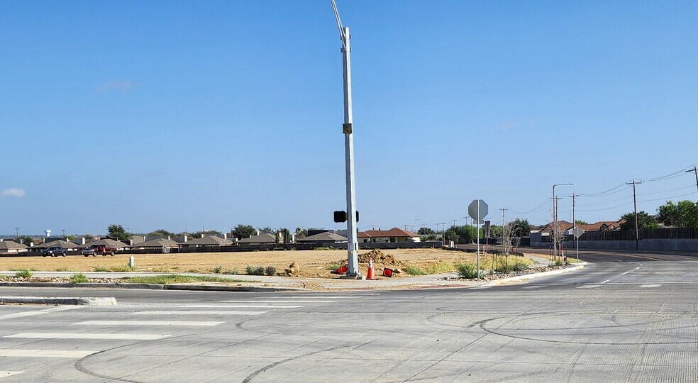 1610 Concord Hills, Laredo, TX for sale - Primary Photo - Image 1 of 1