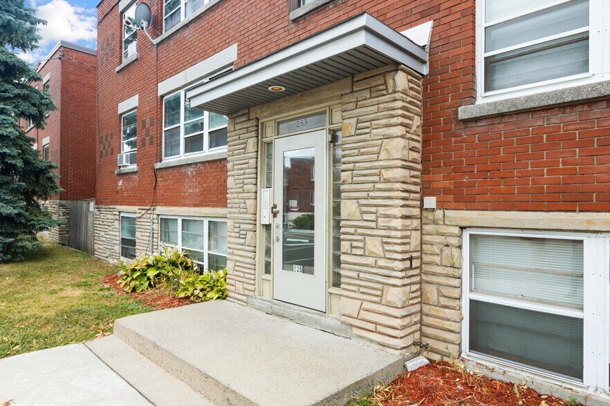 229 Des Pères-Blancs Av, Ottawa, ON à vendre - Photo du bâtiment - Image 3 de 3
