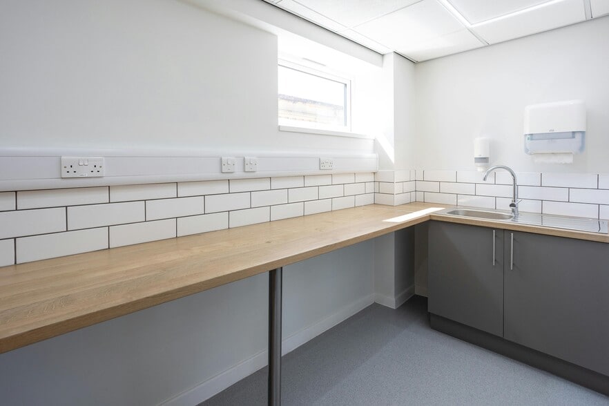 Whittington Rd, Worcester for lease - Building Photo - Image 3 of 8