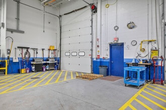 47632 Halyard Dr, Plymouth, MI for sale Interior Photo- Image 2 of 7