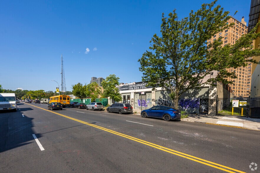 103-111 Empire Blvd, Brooklyn, NY for sale - Building Photo - Image 3 of 6