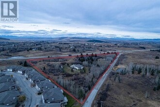 42085 River Heights Ln, Cochrane, AB - AERIAL  map view - Image1