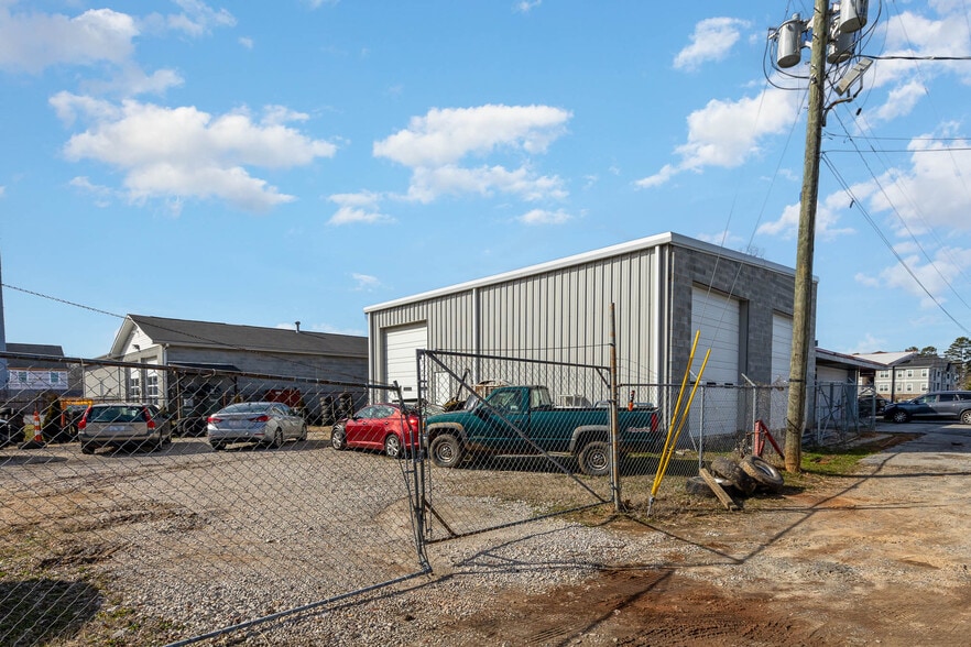 1041 N Main St, Mooresville, NC for sale - Building Photo - Image 3 of 16