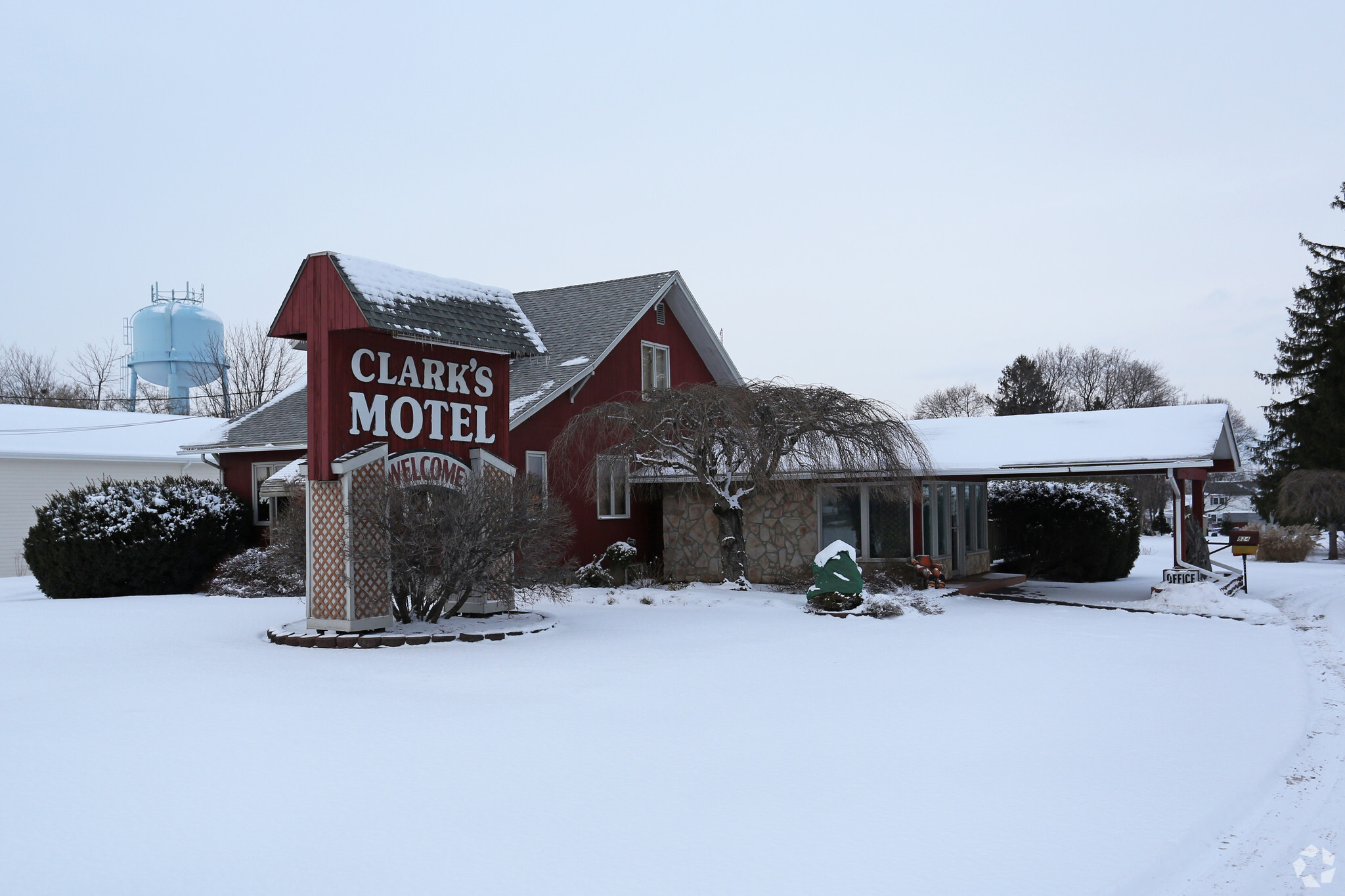 824 Canandaigua Rd, Geneva, NY for sale Primary Photo- Image 1 of 1