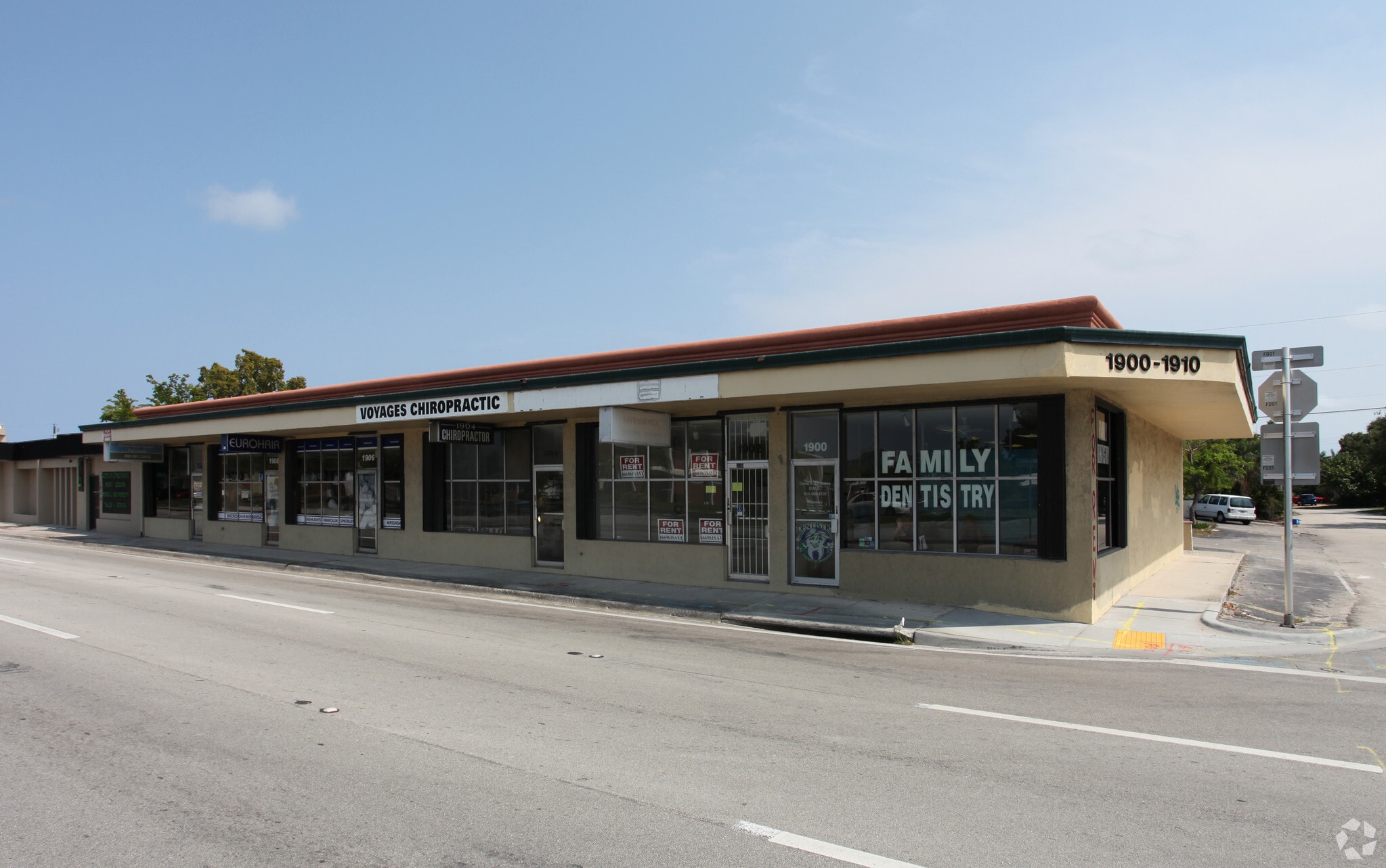 1902 E Oakland Park Blvd, Fort Lauderdale, FL for lease Primary Photo- Image 1 of 26