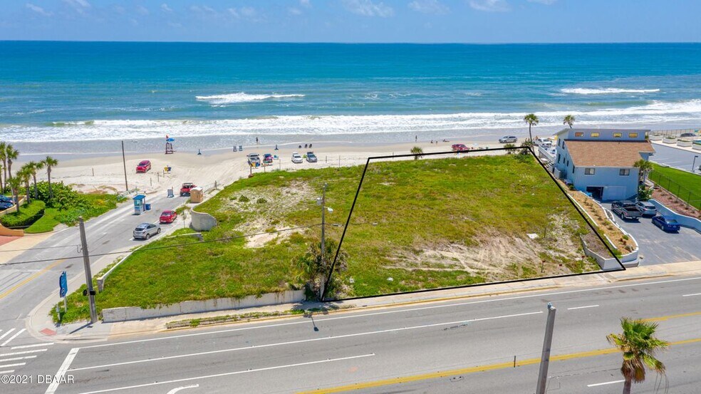 Atlantic, Daytona Beach, FL à vendre - Photo du bâtiment - Image 2 de 6