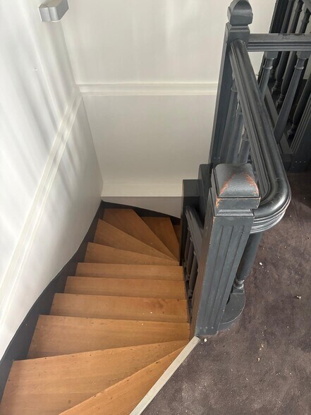 10 Rue D'Argenson, Paris for lease - Building Photo - Image 3 of 4