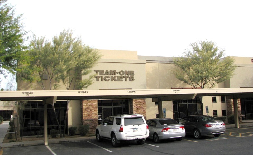 8121 E Indian Bend Rd, Scottsdale, AZ à louer - Photo du bâtiment - Image 3 de 5