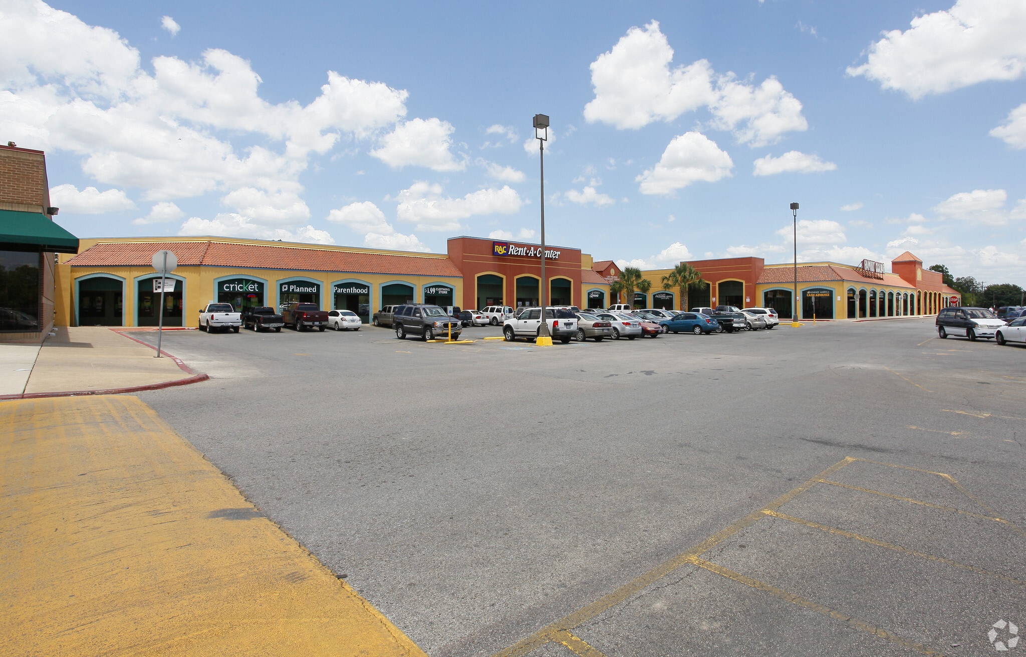 803 Castroville Rd, San Antonio, TX for lease Building Photo- Image 1 of 10