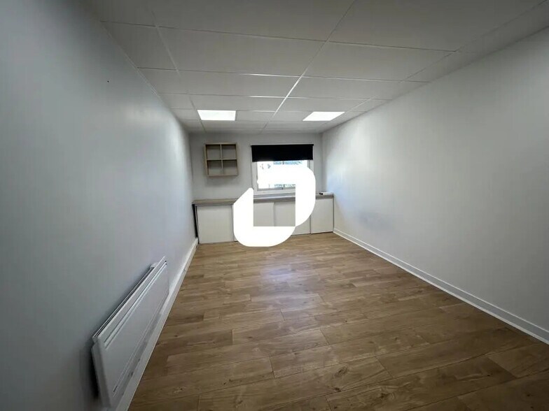 Office in Champigny-sur-Marne for lease - Building Photo - Image 3 of 5