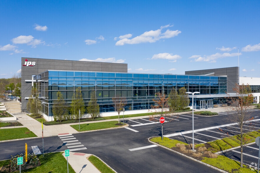 721 Arbor Way, Blue Bell, PA for lease - Building Photo - Image 2 of 12