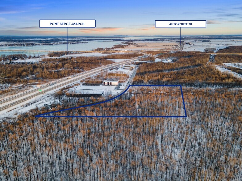 Av Pierre-Dansereau, Salaberry-de-valleyfield, QC à louer - Aérien - Image 3 de 15