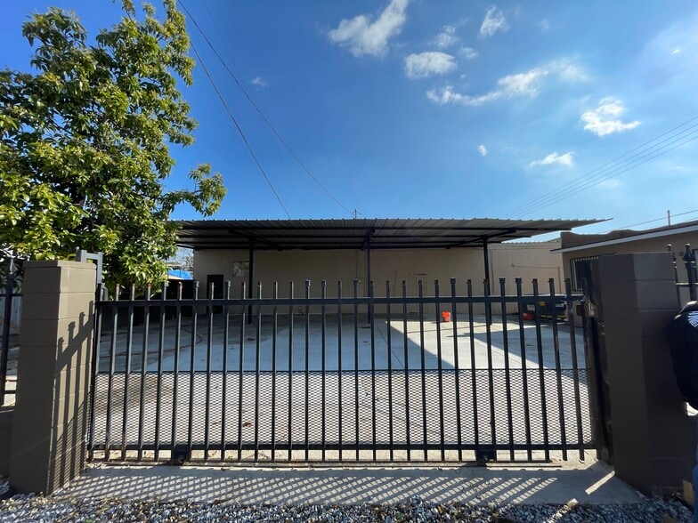 18966 Valley Blvd, Bloomington, CA for lease - Building Photo - Image 2 of 12