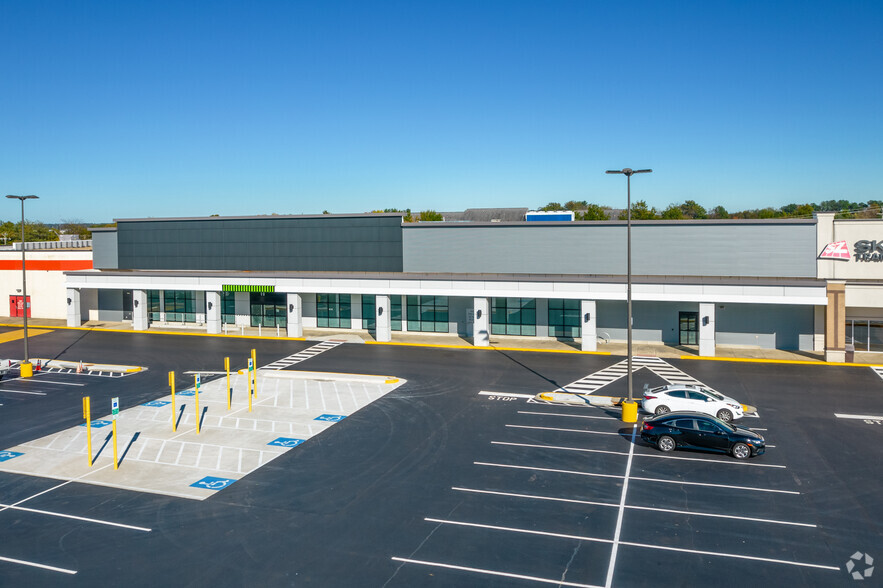 7807-7821 Sudley Rd, Manassas, VA for lease - Building Photo - Image 2 of 5