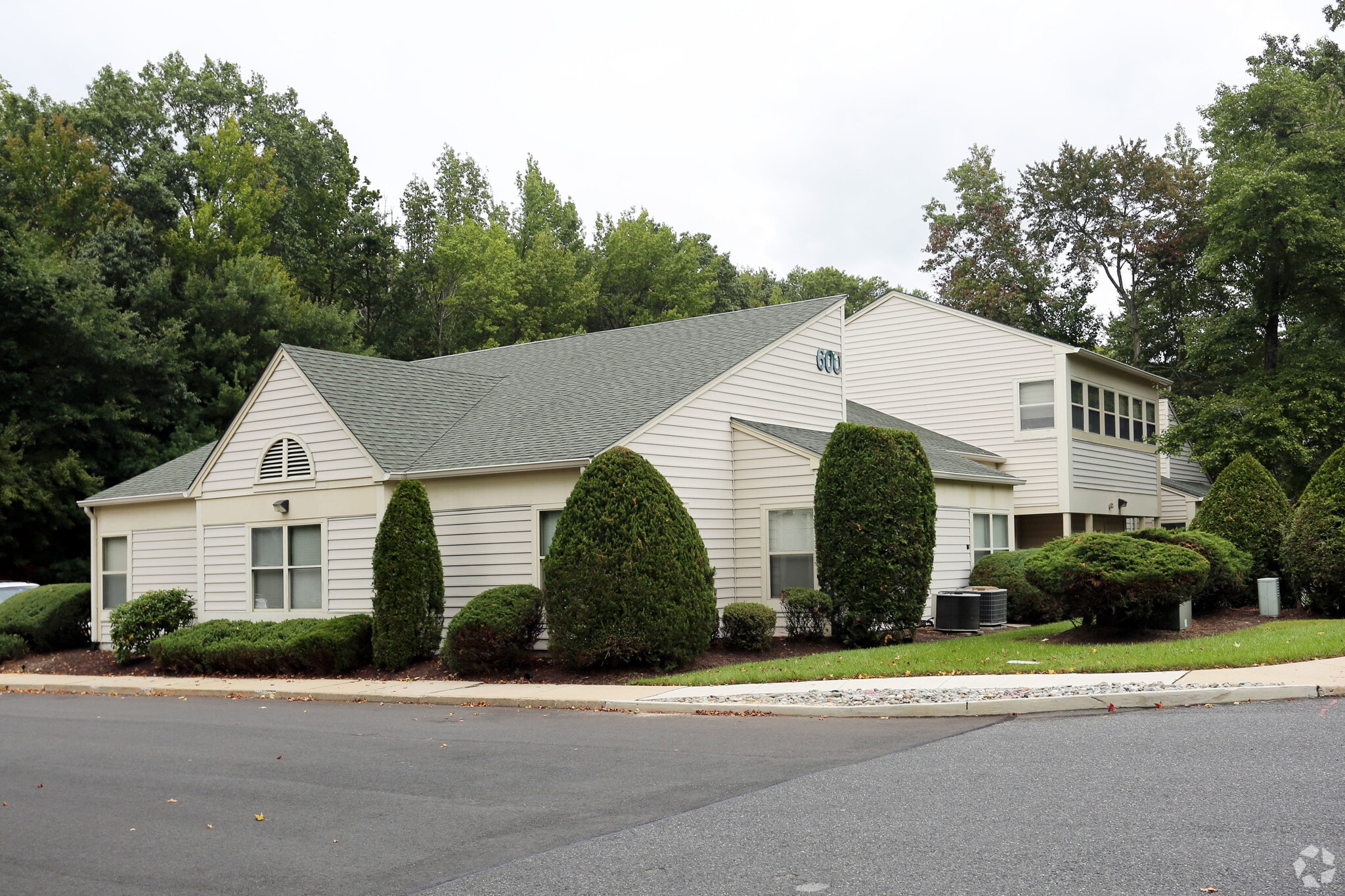600 Birchfield Dr, Mount Laurel, NJ for lease Building Photo- Image 1 of 21