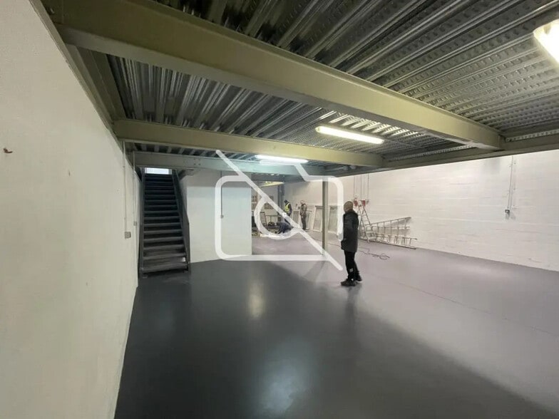 Industrial in Choisy-le-Roi for lease - Interior Photo - Image 3 of 5