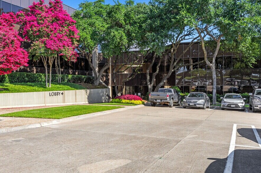 4545 Fuller Dr, Irving, TX à louer - Photo du bâtiment - Image 3 de 32
