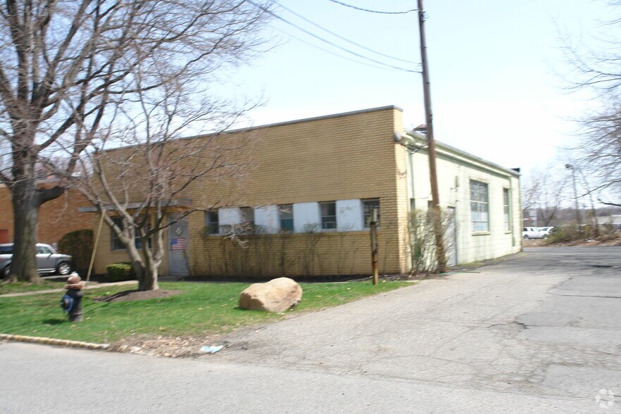 39 Commerce St, Springfield, NJ for sale - Building Photo - Image 2 of 3