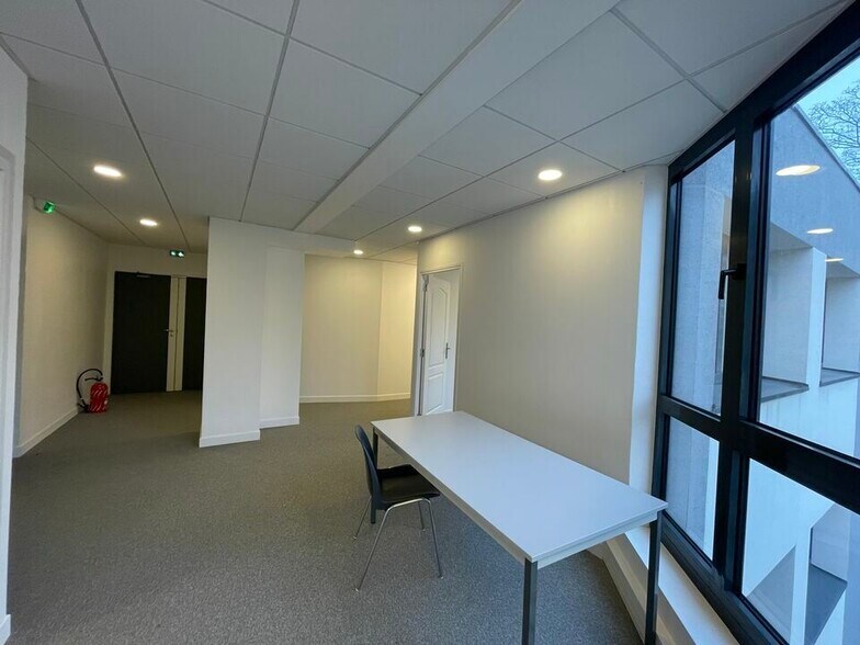 Bureau dans Clichy à louer - Photo intérieure - Image 1 de 11