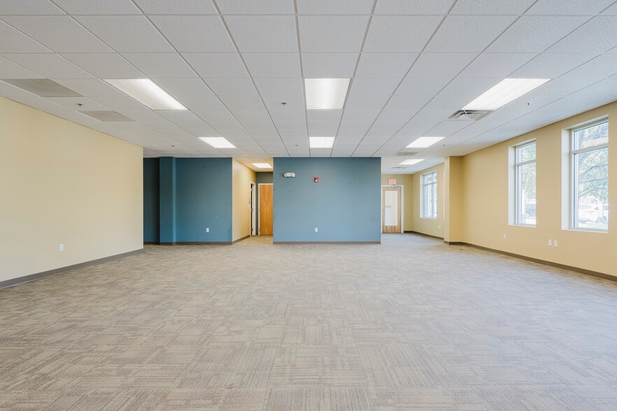 42 Winter St, Pembroke, MA à louer - Photo du bâtiment - Image 3 de 25