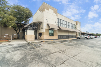 5005 West Ave, San Antonio, TX for lease Building Photo- Image 1 of 23