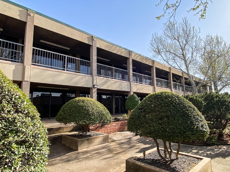 3007 NW 63rd St, Oklahoma City, OK for sale - Building Photo - Image 1 of 11