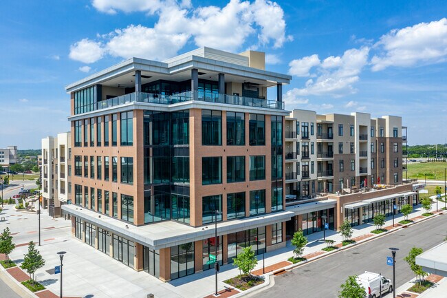 Plus de détails pour W 87th St Pky, Lenexa, KS - Commerce de détail à louer